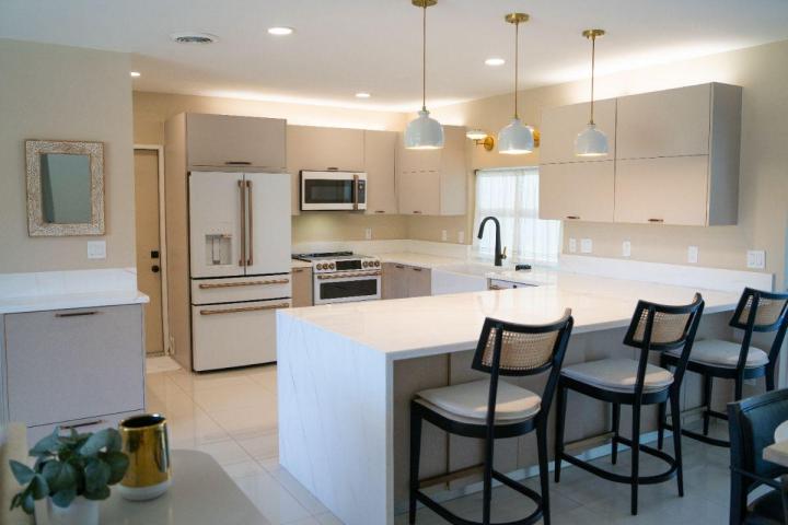 Transformative Renovations Step into EM Restoration, your dedicated hub for bringing your remodeling visions to life.